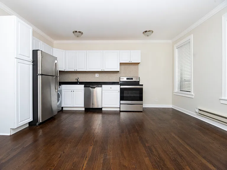 3345 N Marshfield Ave #307 — Photo 2