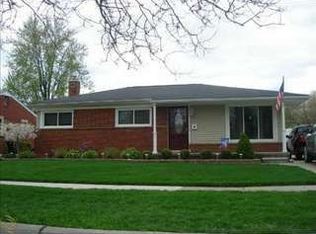 1854 Pinetree Dr, Trenton, MI 48183