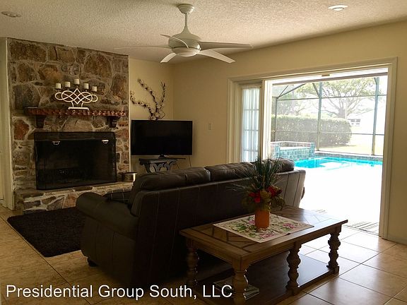3rd image of 315 Lazy Acres Ln