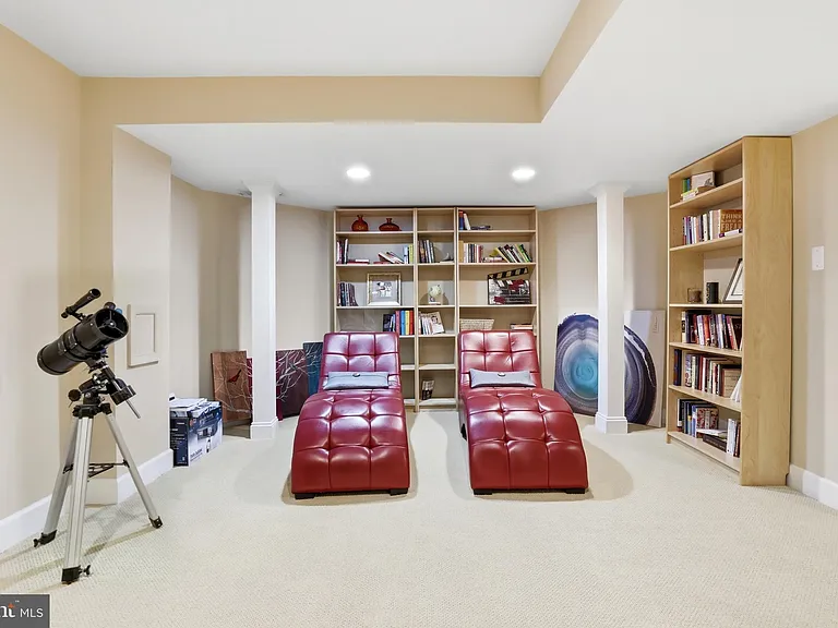 7715 Crossover Dr — Photo 59