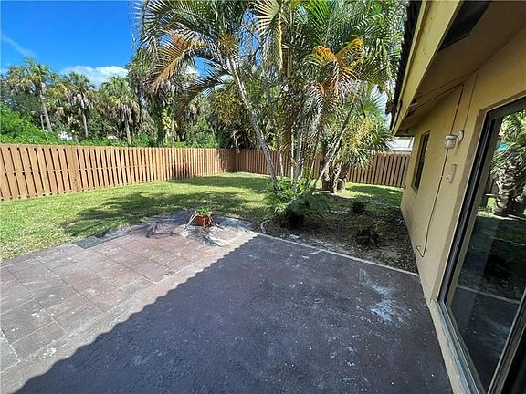 4th image of 1530 NW 93rd Ter #B