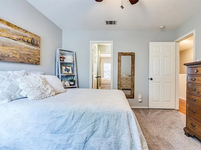 1202 Cardigan St — Photo 13