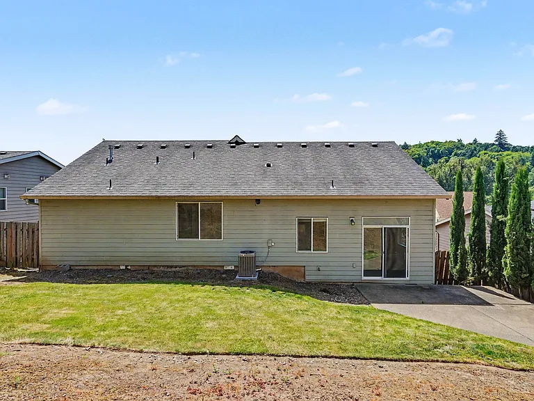 2495 Benjamin Ave NW — Photo 5