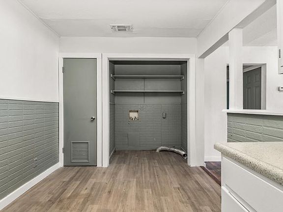 4th image of 1910 Escalon Ave #1