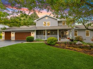 4511 Hillside Ct, Crystal Lake, IL 60012