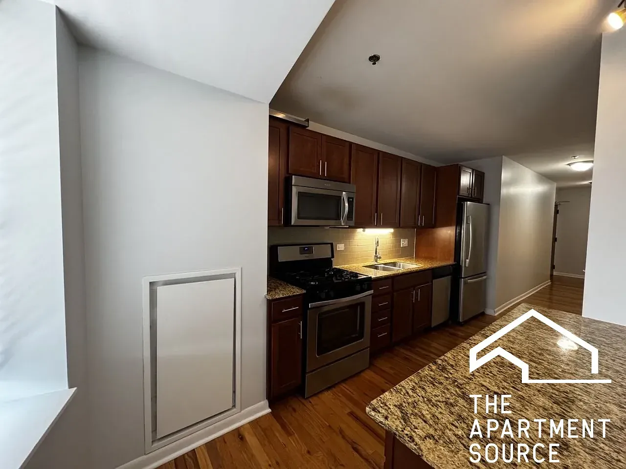 2 bed, 1100 sqft, $2,450 — Photo 3