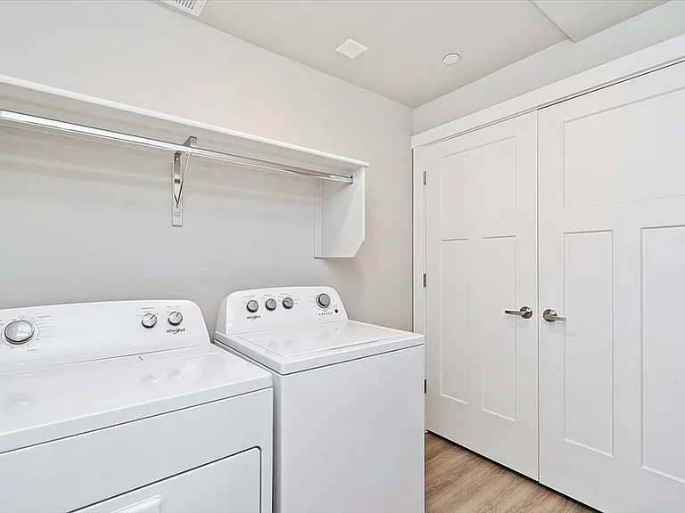 Latitude 40 One Bedroom Laundry