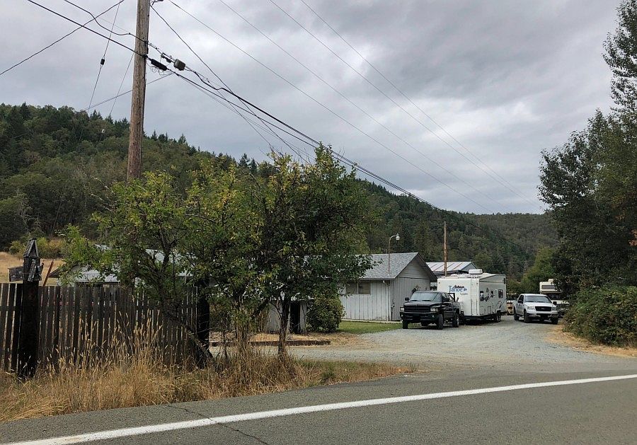 2nd image of 2864 Shoestring Rd
