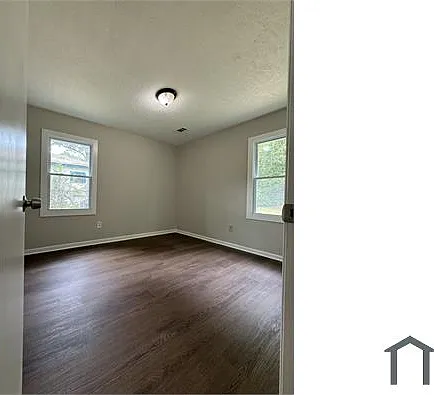 5738 Sterling Pl — Photo 6