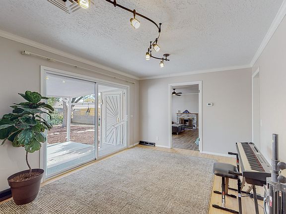 4th image of 7108 Bellrose Ave NE