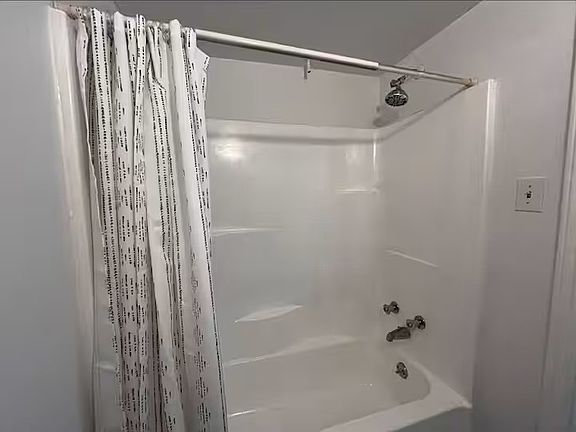 3rd image of 1414 Fairview St #B