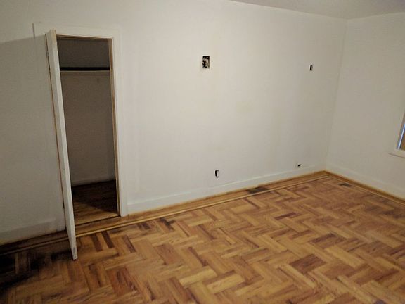 3rd image of 686 E 234th St APT E1