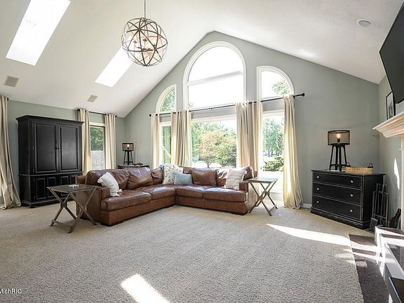 4th image of 1151 Maiden Ln