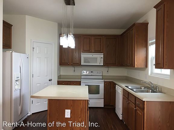 4th image of 31 Arbor Hill Pl