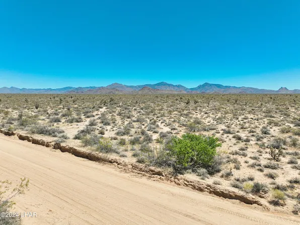 606D S Billy The Kid Rd, Yucca, AZ 86438