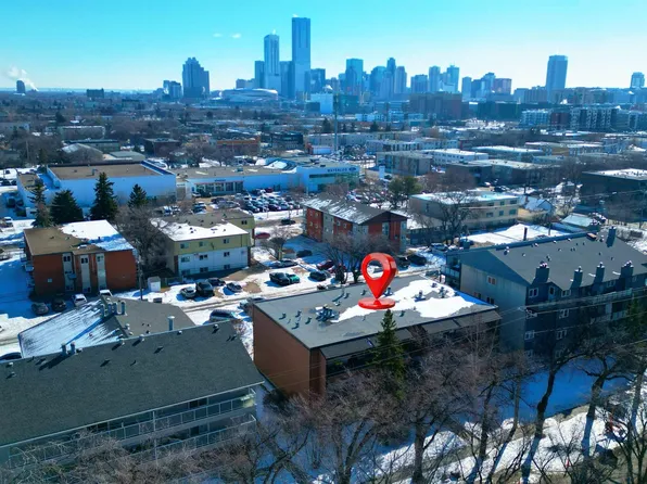 10737 116th St NW #2, Edmonton, AB T5H 3M3