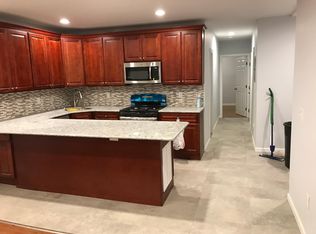 152 E 2nd Ave APT 1, Roselle, NJ 07203