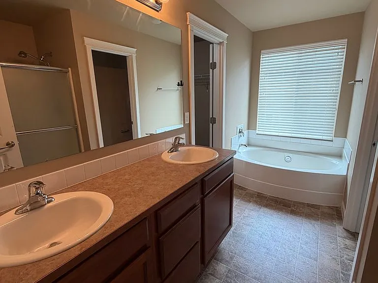1415 Grindstone Dr SE — Photo 23