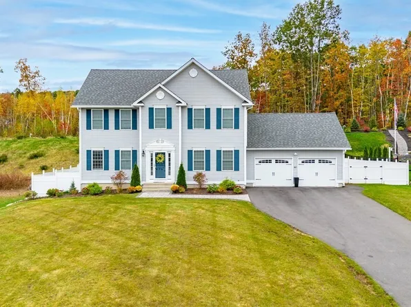 187 Brookview Dr, Hooksett, NH 03106