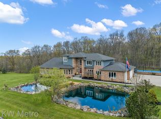 1166 Blue Heron Dr, Whitmore Lake, MI 48189