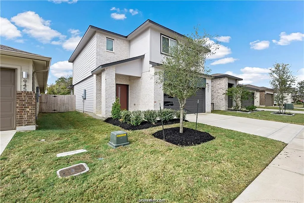 Building Photo - 947 Lady Bird Ln