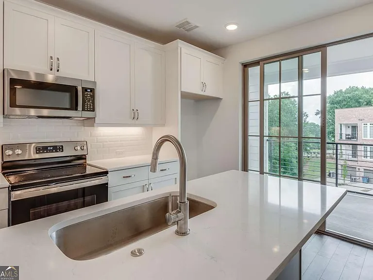 513 Burton Dr — Photo 12