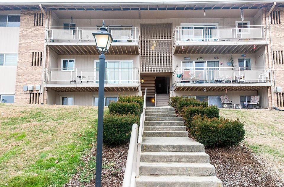 1st image of 1055 Carriage Cir APT 104