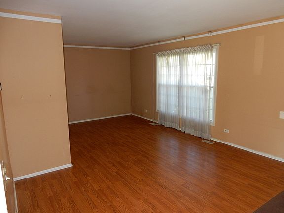 4th image of 2 Birchwood Ct