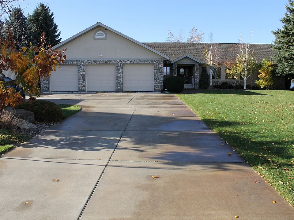 1st image of 1001 S River Dr