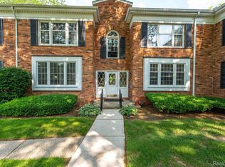 750 Trailwood Path APT C, Bloomfield Hills, MI 48301