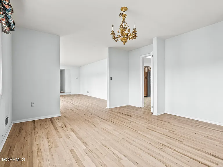 9 Abis Pl — Photo 10