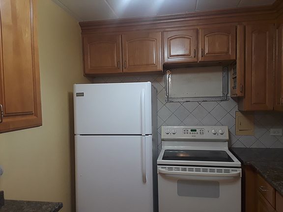 3rd image of 6160 N Damen Ave #A210