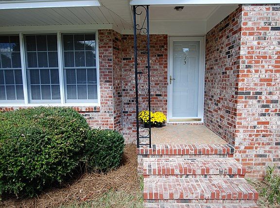 2nd image of 131 Court Inn Ln
