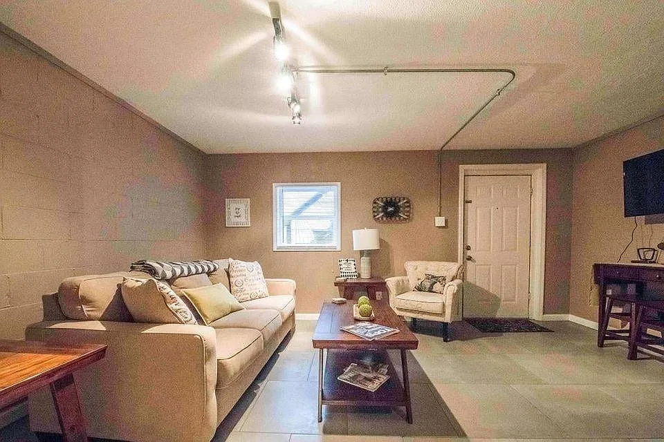 1 bed, 430 sqft, $850 — Photo 3