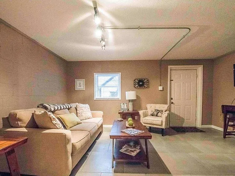 517 Patterson St #8 — Photo 3