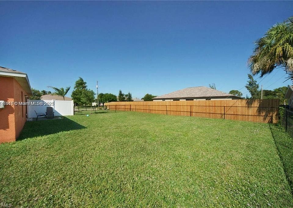 2nd image of 601/603 SE 14th Cpe