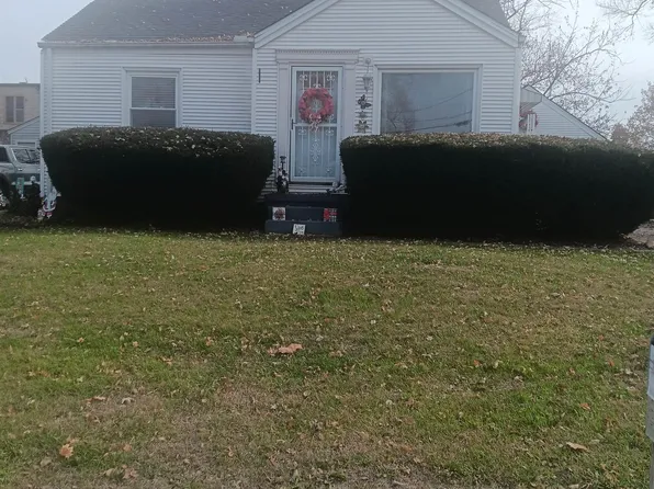 212 S Thorncrest Ave, Creve Coeur, IL 61610