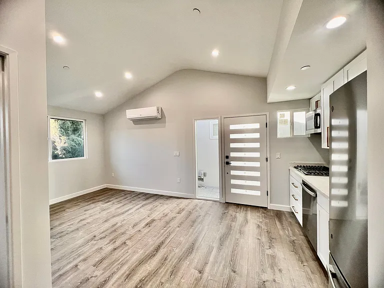 10801 Terecita Rd — Photo 2
