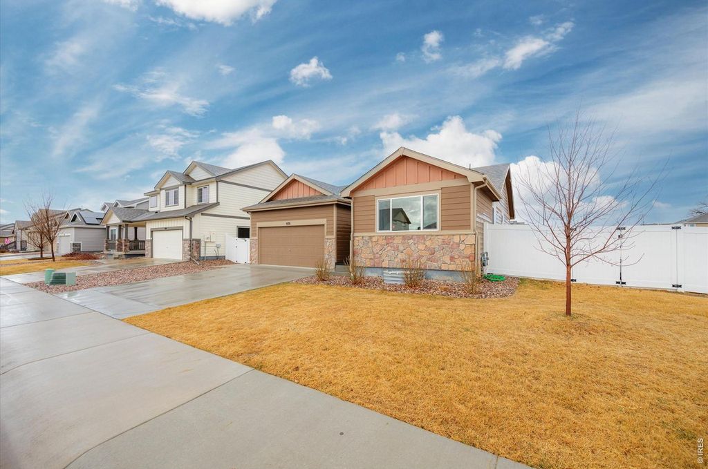 970 Greenbrook Dr