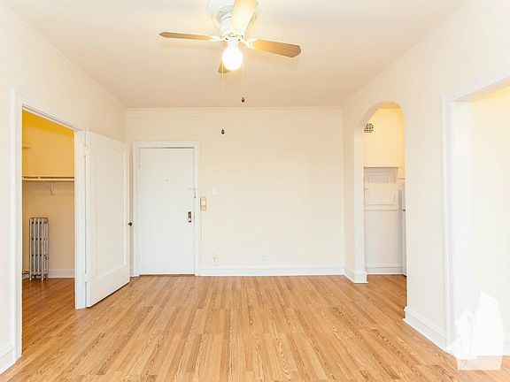 4th image of 2540 N Sawyer Ave #411