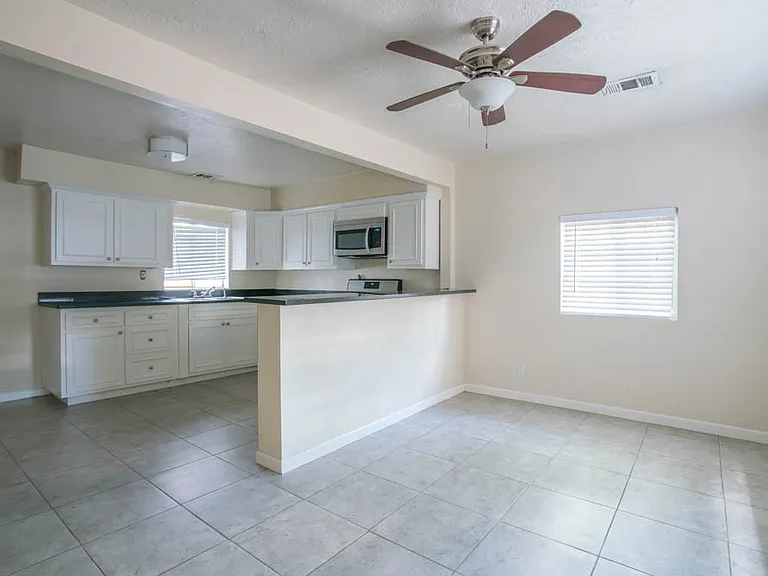 1846 Henry Cir SW — Photo 3