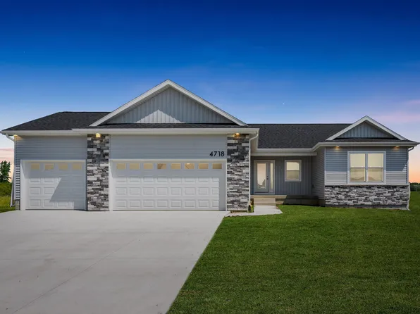 4718 Wild Horse Dr, Cedar Falls, IA 50613