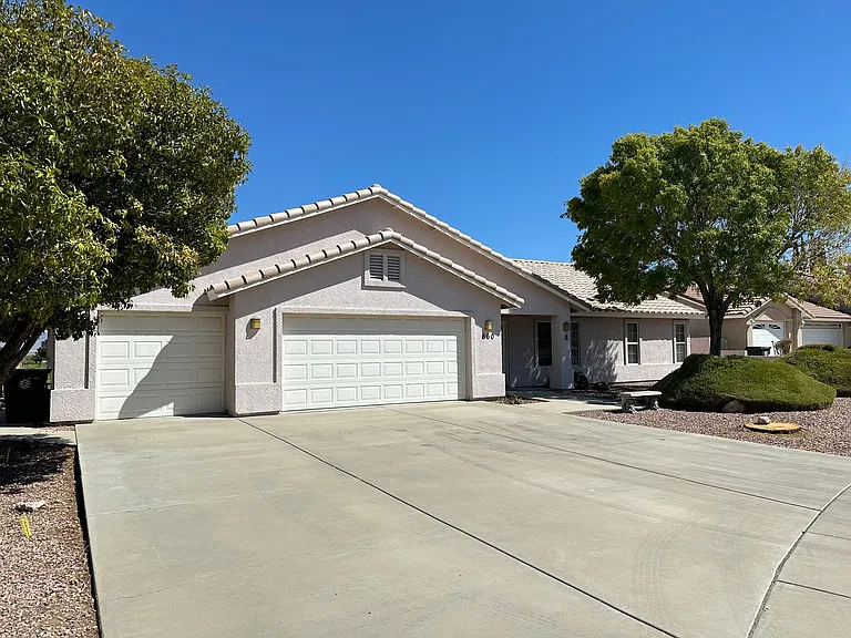 660 Country Club Dr — Photo 6