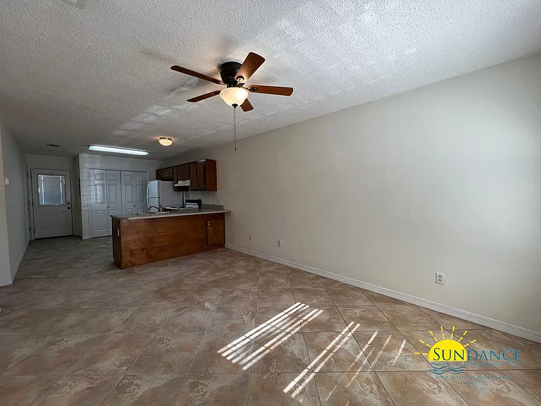 257 Lindberg St — Photo 3