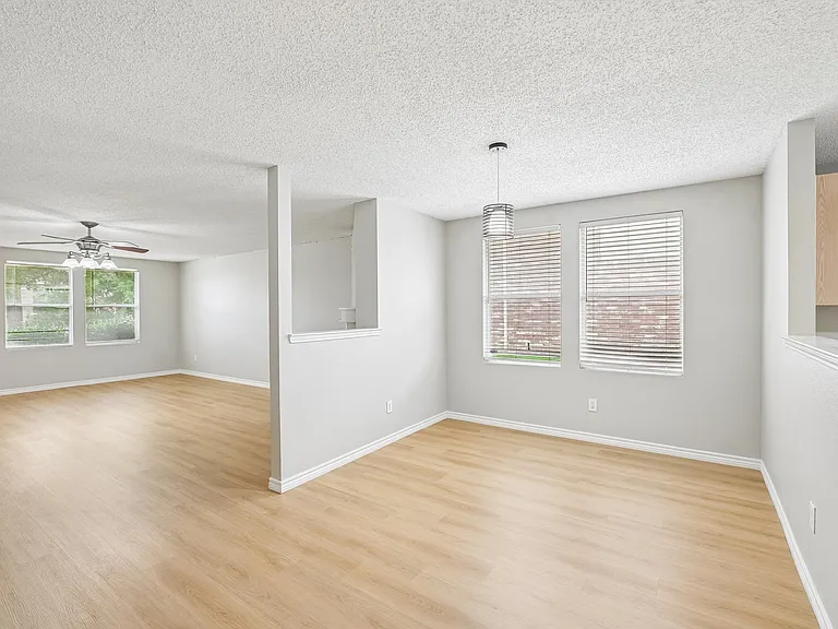 1612 Fieldstone Dr — Photo 6