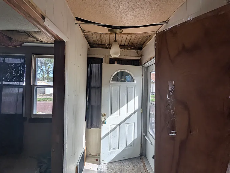 1108 E Arcadia Ave — Photo 40