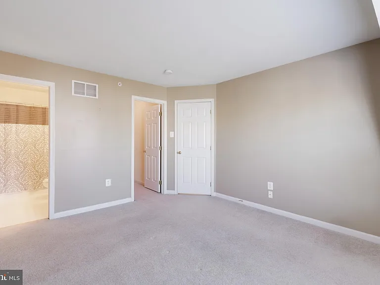 237 Jefferson Ave — Photo 13