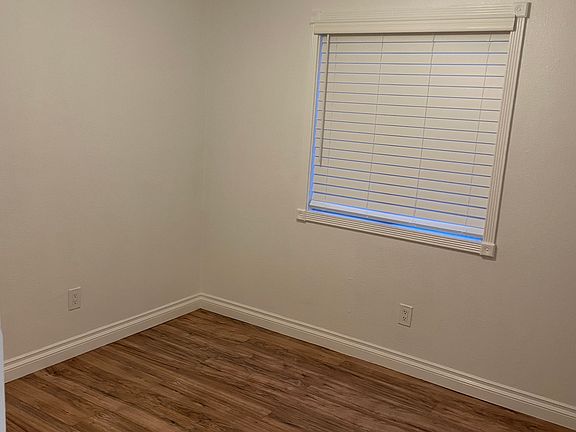 4th image of 37613 Barrinson St