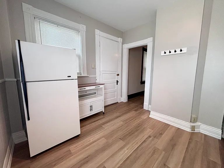 4822 Oak St #1 — Photo 7