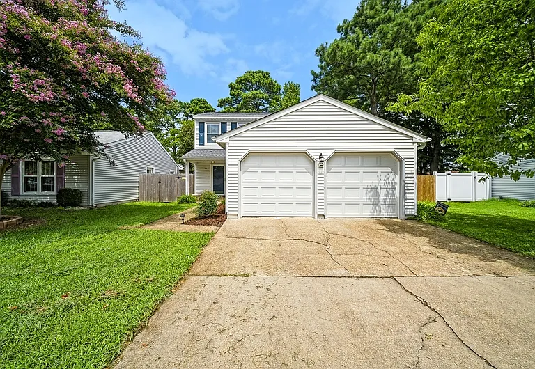 1119 Mill Lake Quarter — Photo 1
